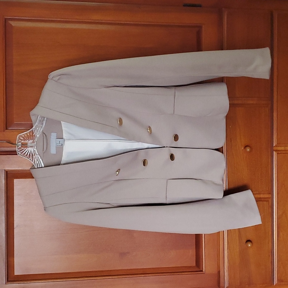 H&M Women's Blazer, Size 8 Fits Like a 2